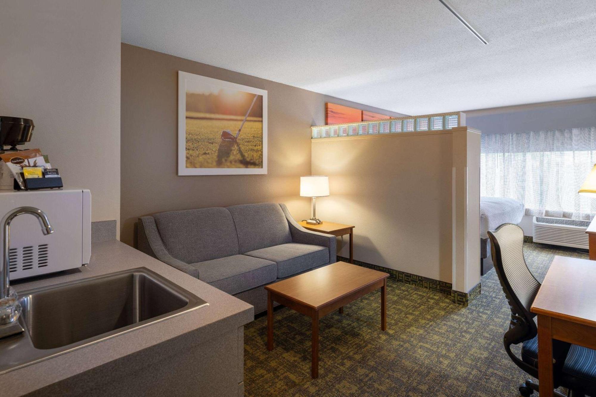 Days Inn & Suites By Wyndham Madison Exterior foto