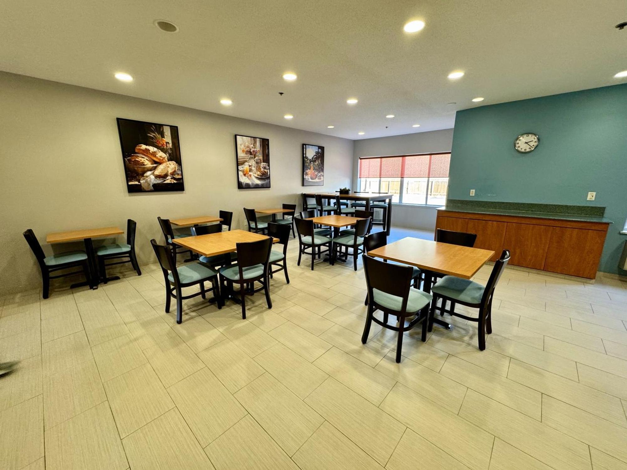 Days Inn & Suites By Wyndham Madison Exterior foto